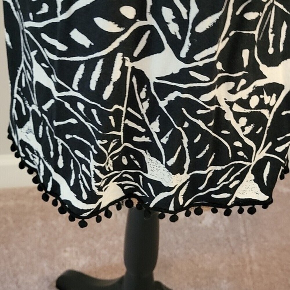NWOT Three Dots floral tank with pom pom trim - Picture 5 of 5